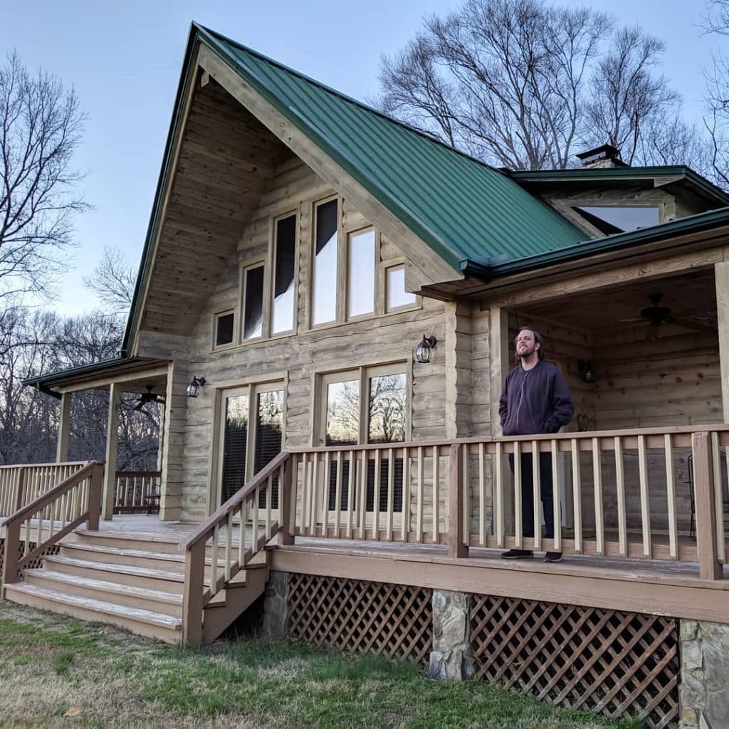 lodge in Tennessee woods